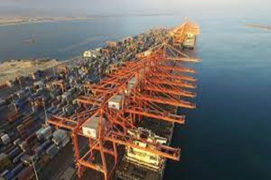بندر صلاله عمان برای پهلوگیری بزرگترین کشتی‌های کانتینری آماده می‌شود